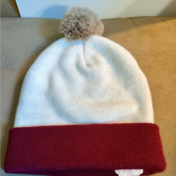 Adult size Grumpy Cat toque - never worn! - Picture 2 of 5